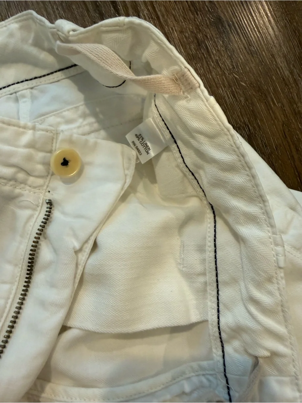 Banana Republic Men's Linen Blend Cargo Shorts in Off-White Size 35